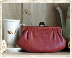 aunts and uncles Rose Bügelbörse L Clutch red